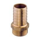 Guidi slangestuds 1/4" x 8mm i messing, set fra siden med klar baggrund.