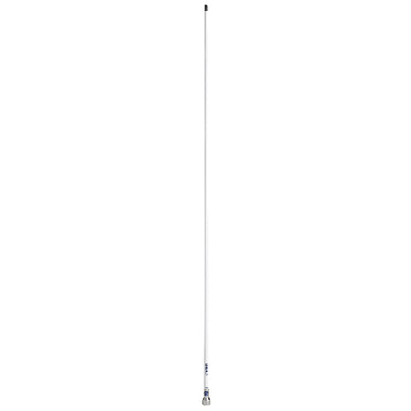 VHF antenne monteret på båd, med klar himmel i baggrunden