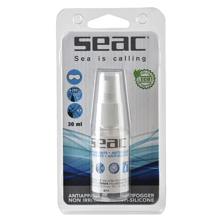 Seac Anti dug Bio gel anvendt på en bådvindue, der viser effektiviteten.