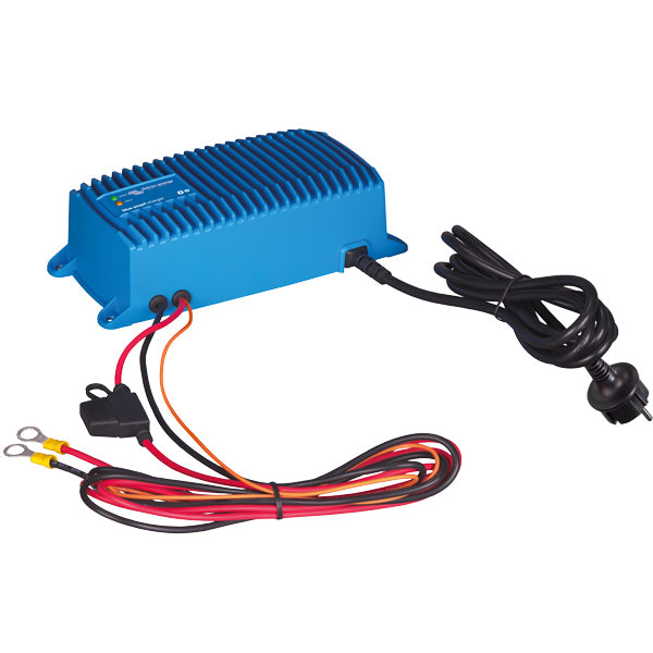 Victron Blue Smart lader 12V 25Amp i rustfri design på en bådplatform