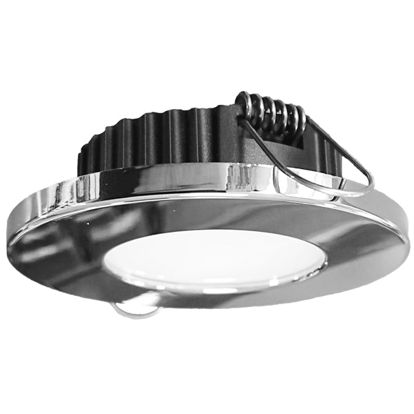 Casolux loftlampe monteret på bådens indvendige loft