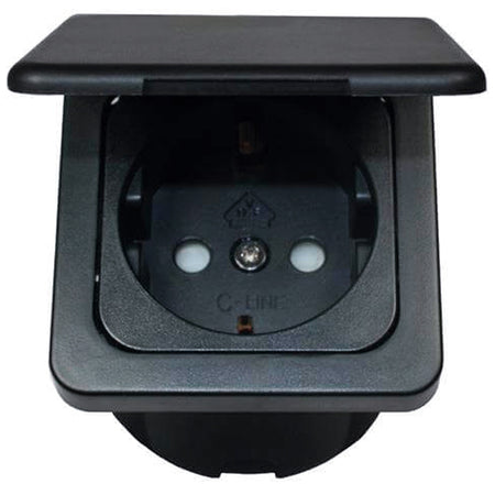 SeaTec indbygningsstik 220 V med klap, sort farve, set forfra.