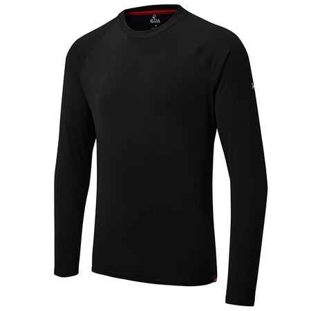 T-shirten er i brug under bådaktiviteter, synlig solbeskyttelse
