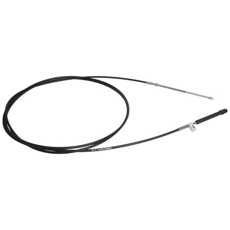 Riviera kontrol kabel F36 til Mercruiser Mercury, 11 fod, præsenteret med en båd i baggrunden.