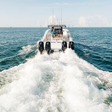 Lenco trim tabs under installation på båd