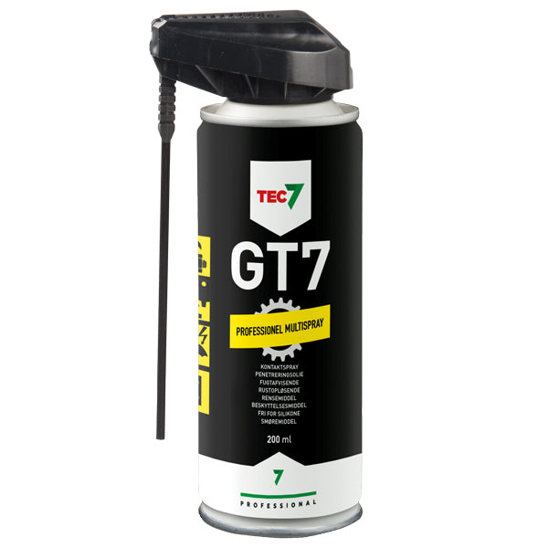 Tec7 GT 7 universalspray anvendt til bådpleje med spraymønster