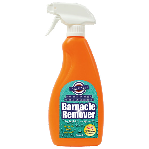 Sharkbite Barnacle Remover 500ml stående på bådplejebord