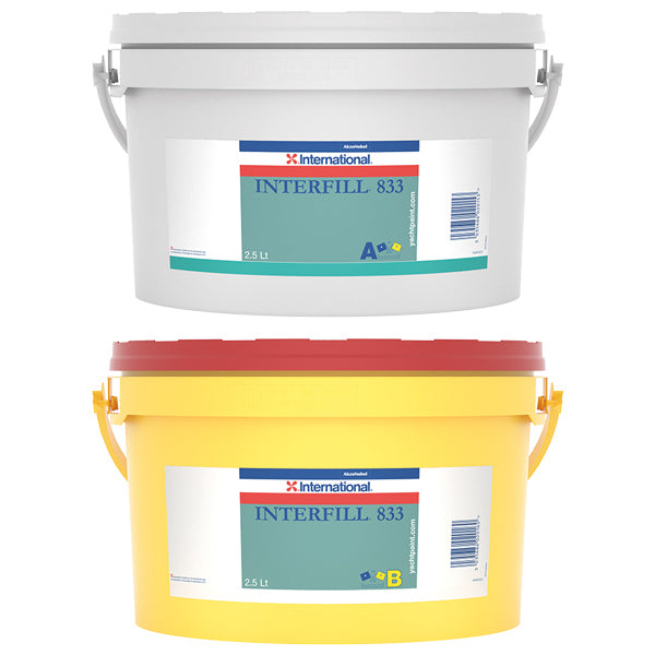 International Interfill 833 epoxyfiller, 2,5 L, stående på en arbejdsbænk