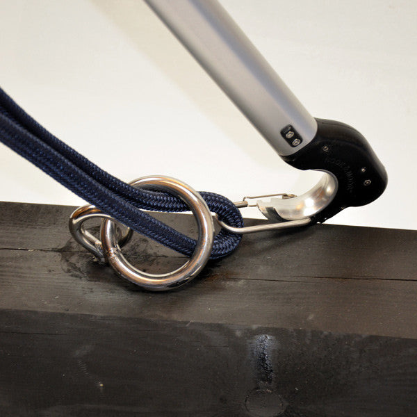 Teleskophagen i tæt zoom, fremhæver detaljer og materiale