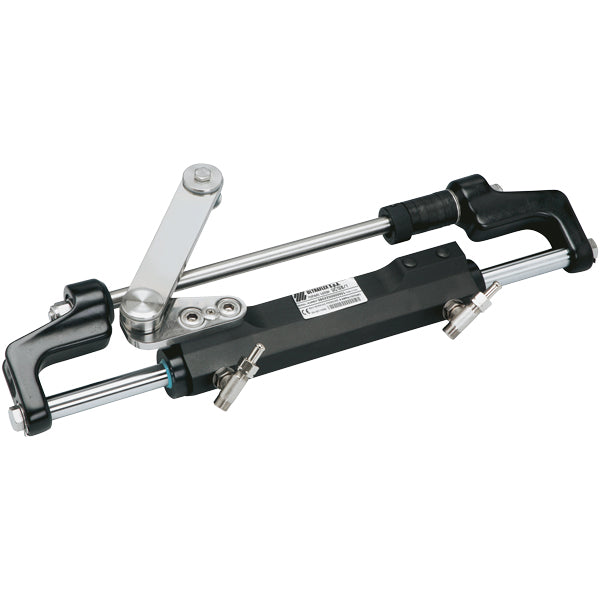 Ultraflex cylinder model 3 monteret på båd, klar til brug